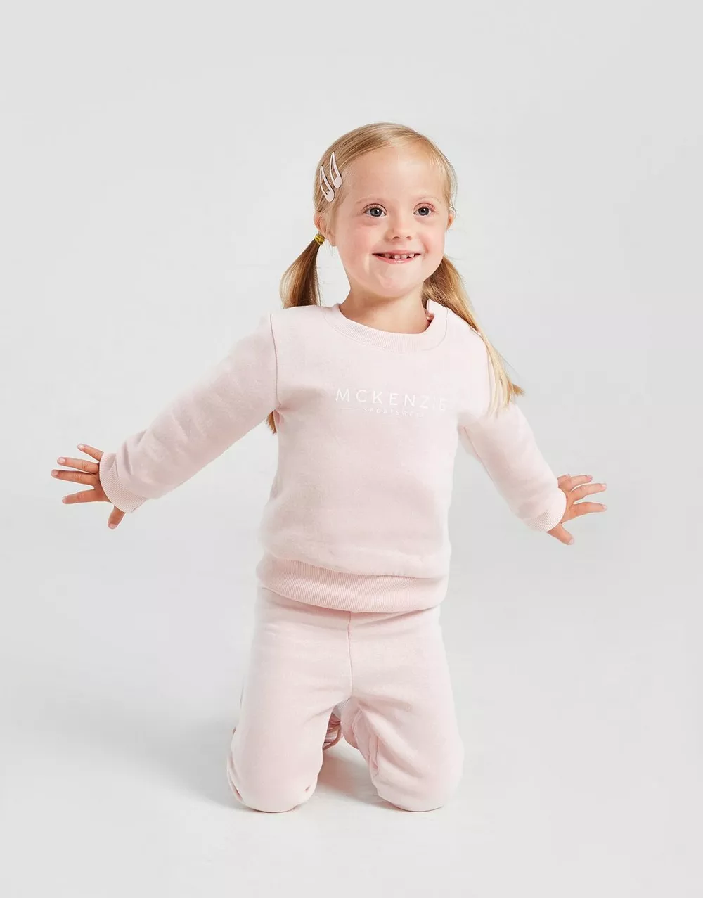 MCKENZIE GIRLS' ESSENTIAL CREW TRACKSUIT INFANT, фото 1 з 5