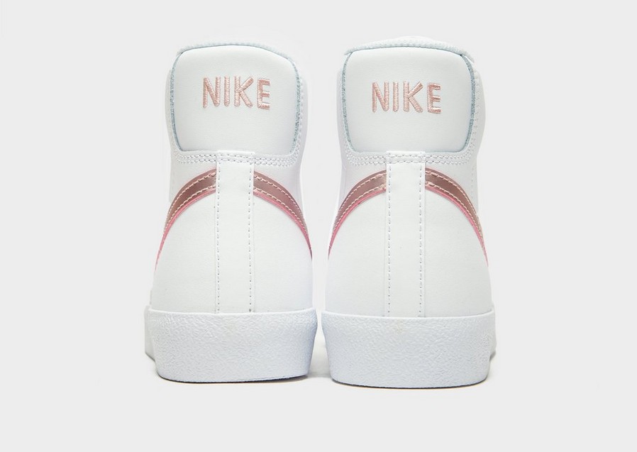 Gyerek sneakers NIKE BLAZER MID '77  DA4086-105 Fehér