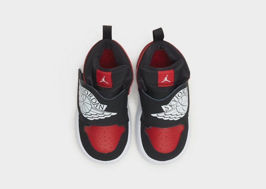Buty sneakersy dla dzieci SKY JORDAN 1 BT  BQ7196-001 Czarny