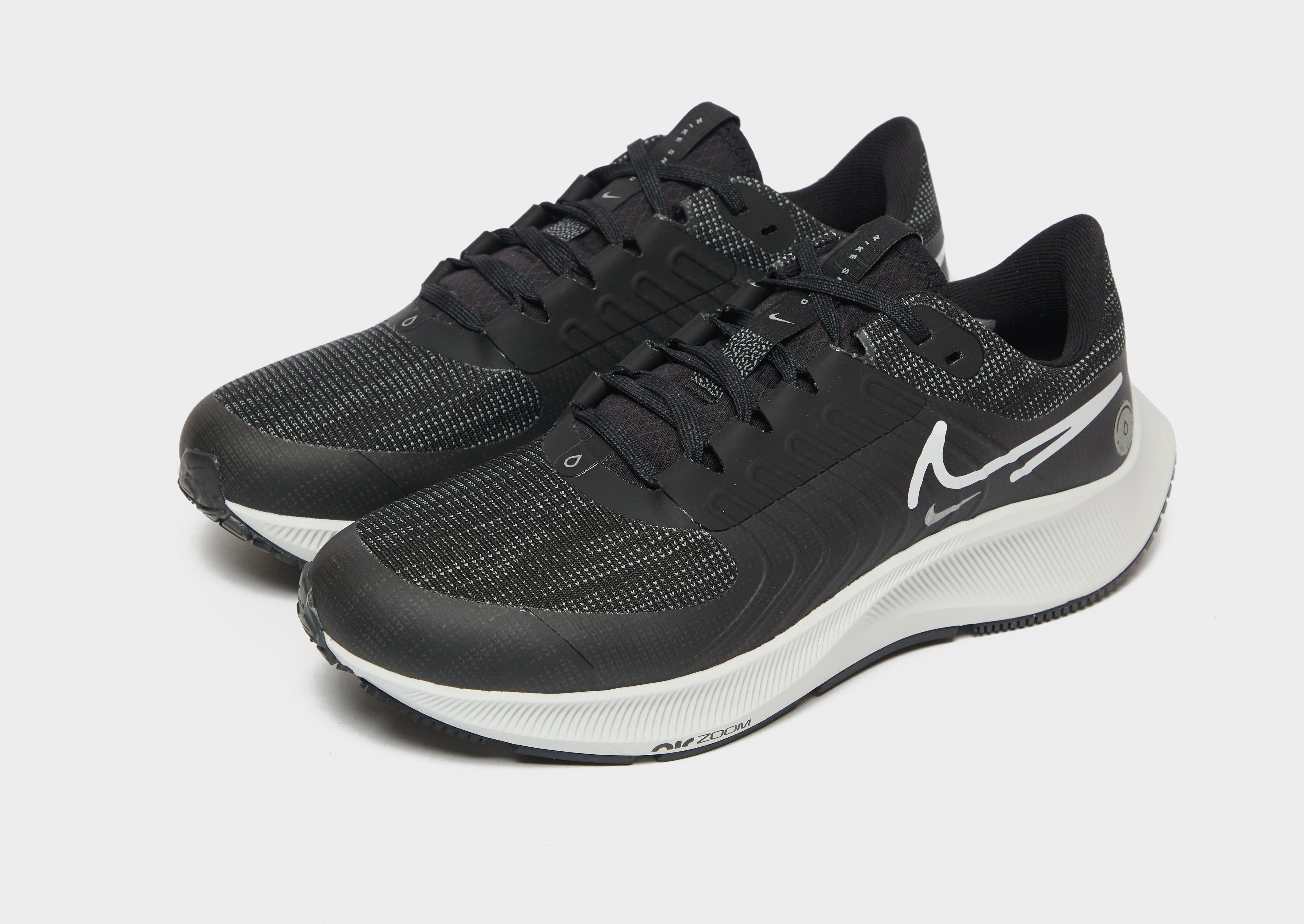 Dámska bežecká obuv NIKE PEGASUS 38 SHIELD  DC4074001 Čierna