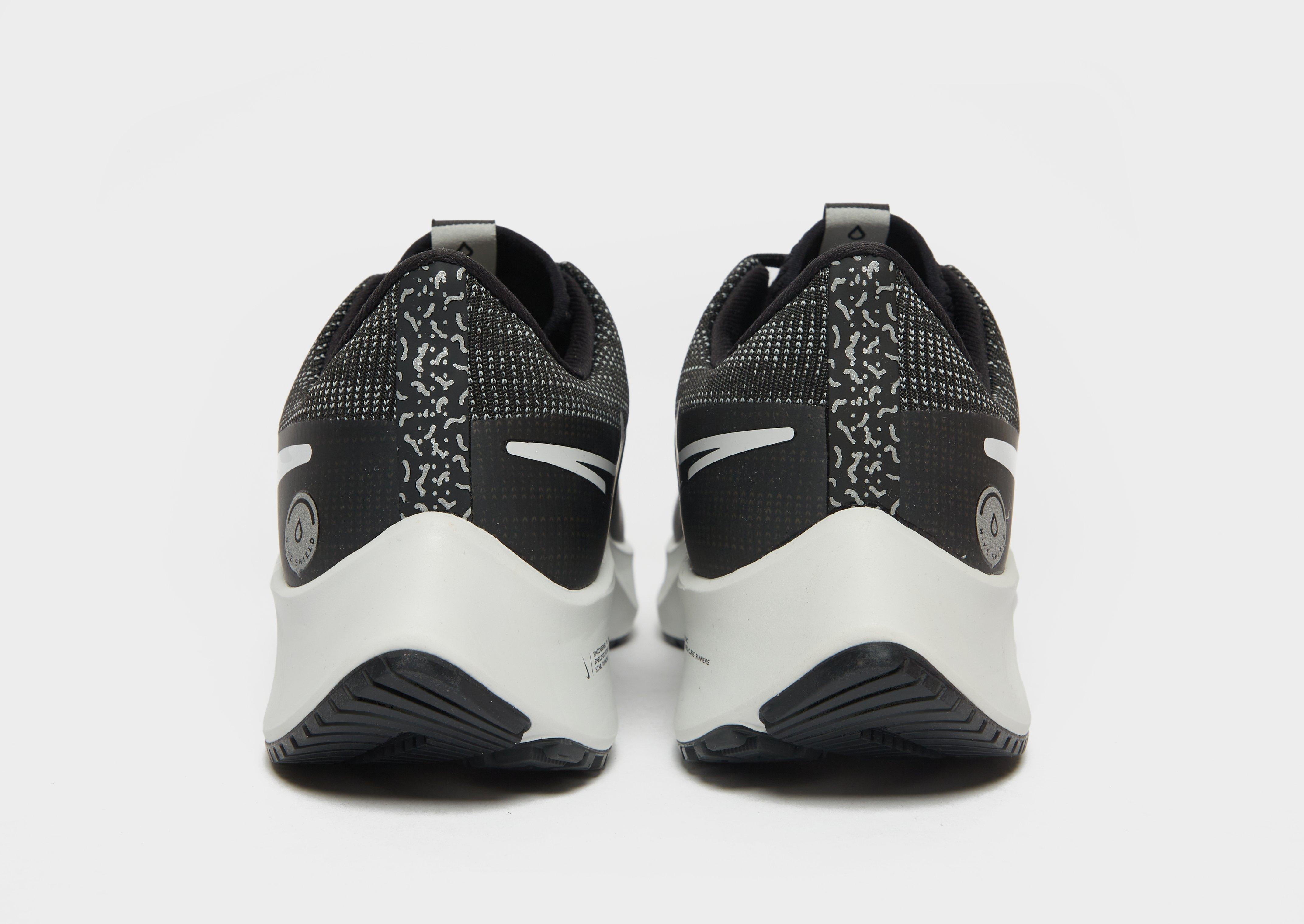 Dámska bežecká obuv NIKE PEGASUS 38 SHIELD  DC4074001 Čierna