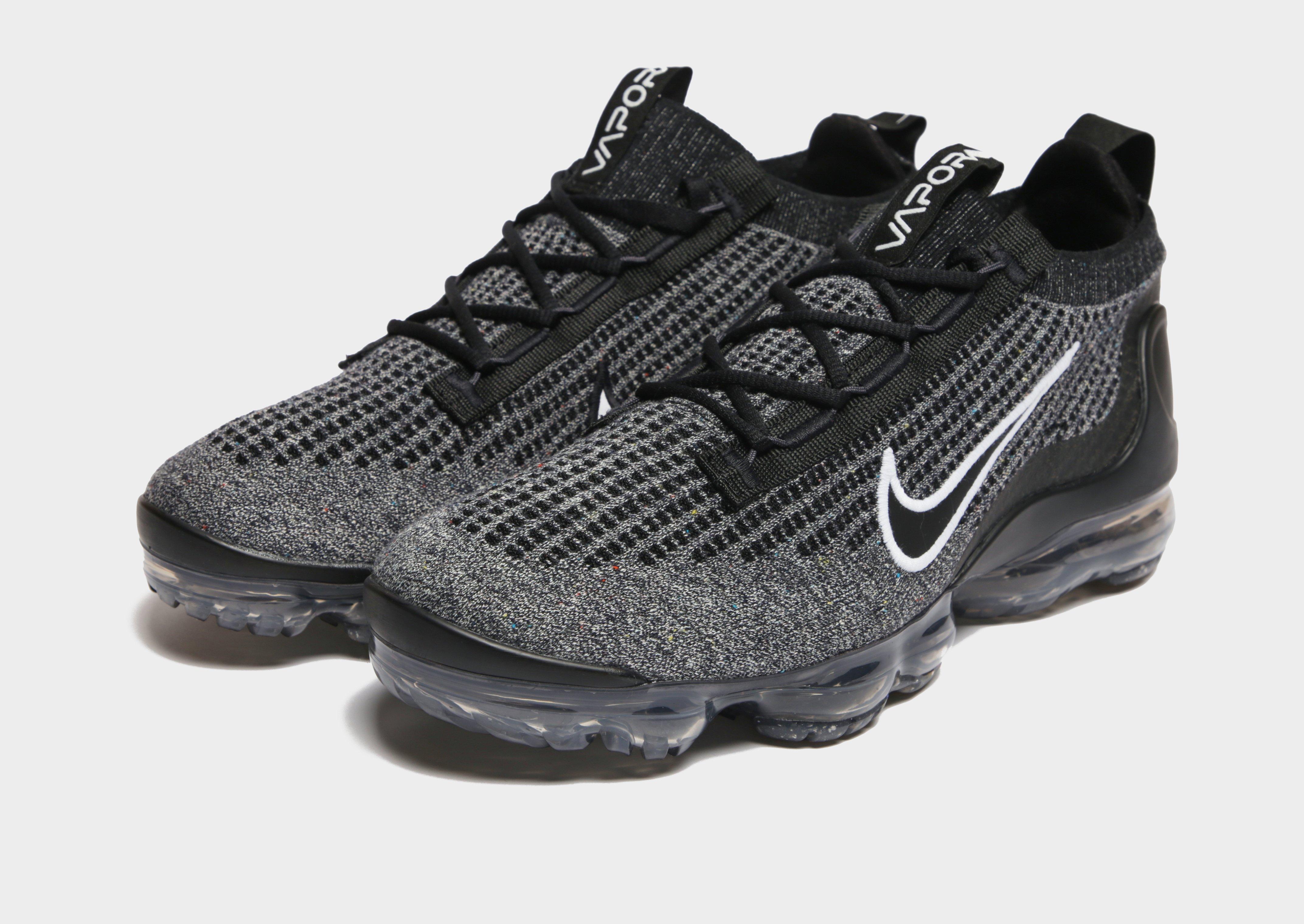 Férfi sneakers NIKE AIR VAPORMAX 2021  DC9394-001 Fekete