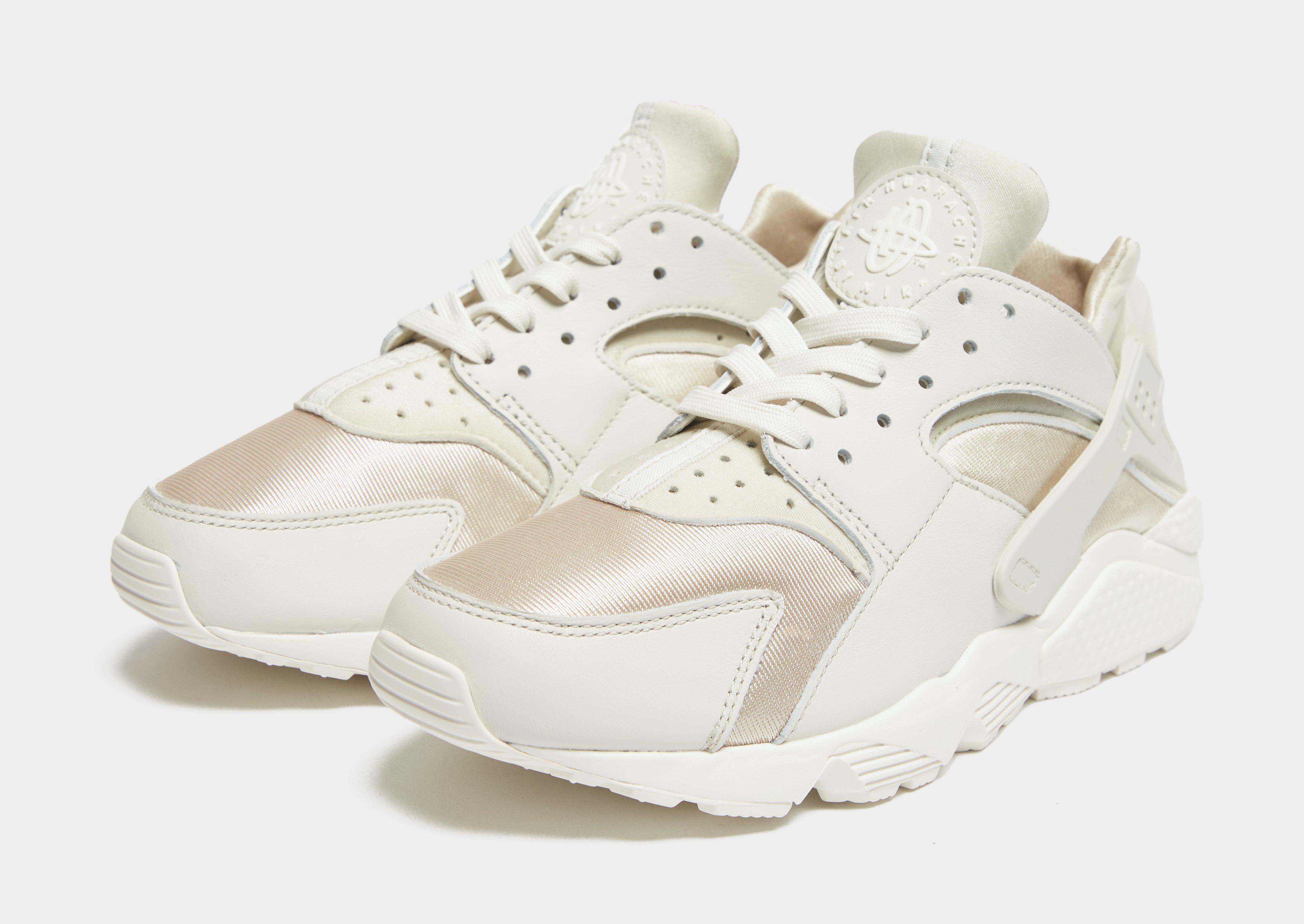 Dámske tenisky NIKE AIR HUARACHE  DQ0916001 Sivá