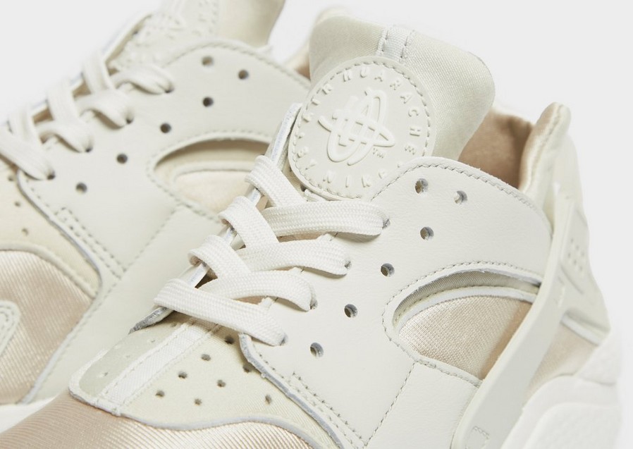 Dámske tenisky NIKE AIR HUARACHE  DQ0916001 Sivá