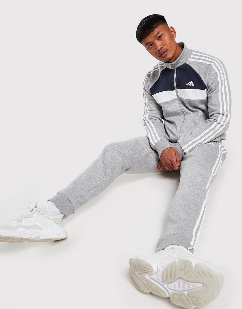 Trening pentru bărbați ADIDAS BADGE OF SPORT FLEECE TRACKSUIT  HG2155 Gri