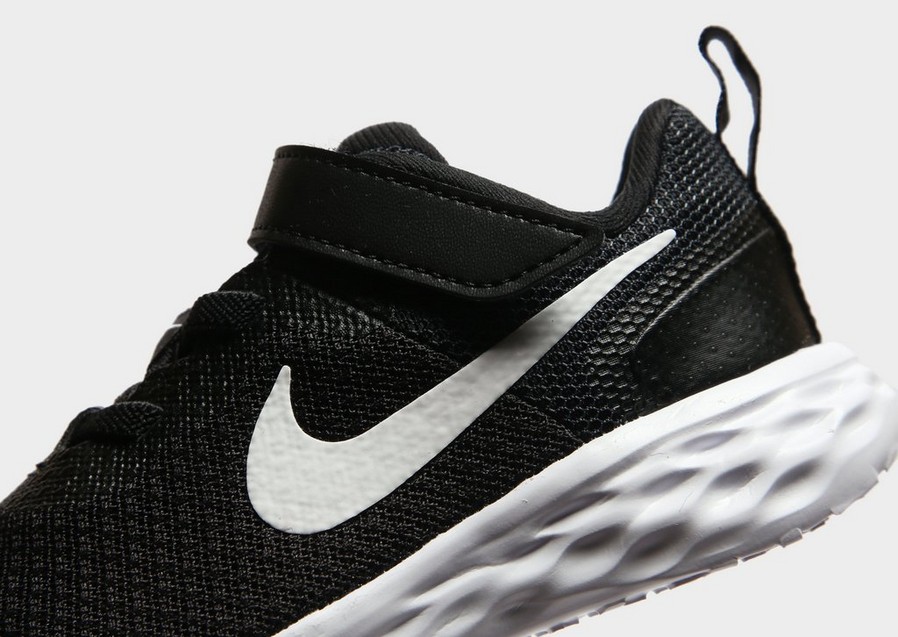 Férfi futócipők NIKE REVOLUTION 6  DD1094-003 Fekete