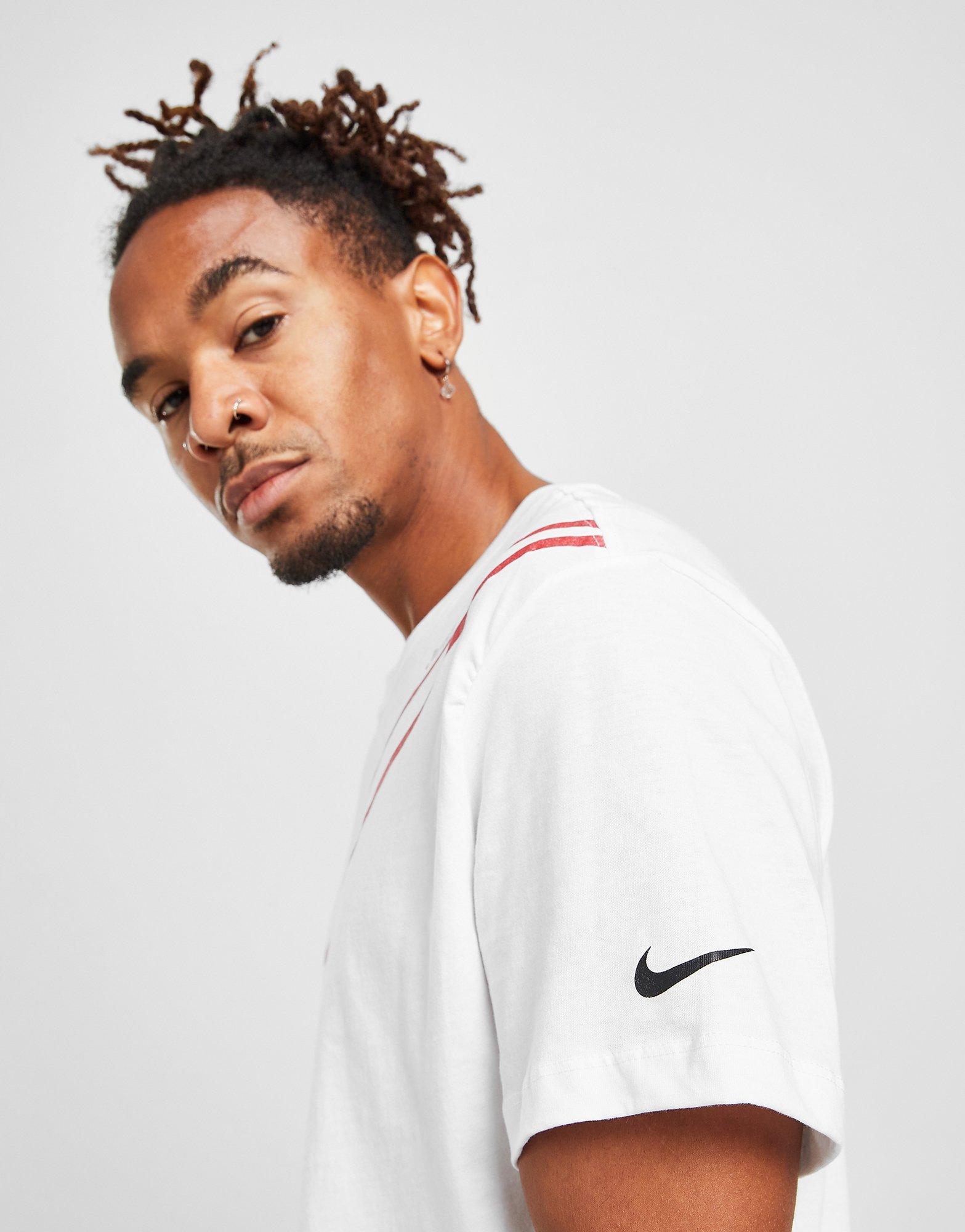 Tricou pentru bărbați NIKE TRICOU SWOOSH TRICOU DR9275100 Alb