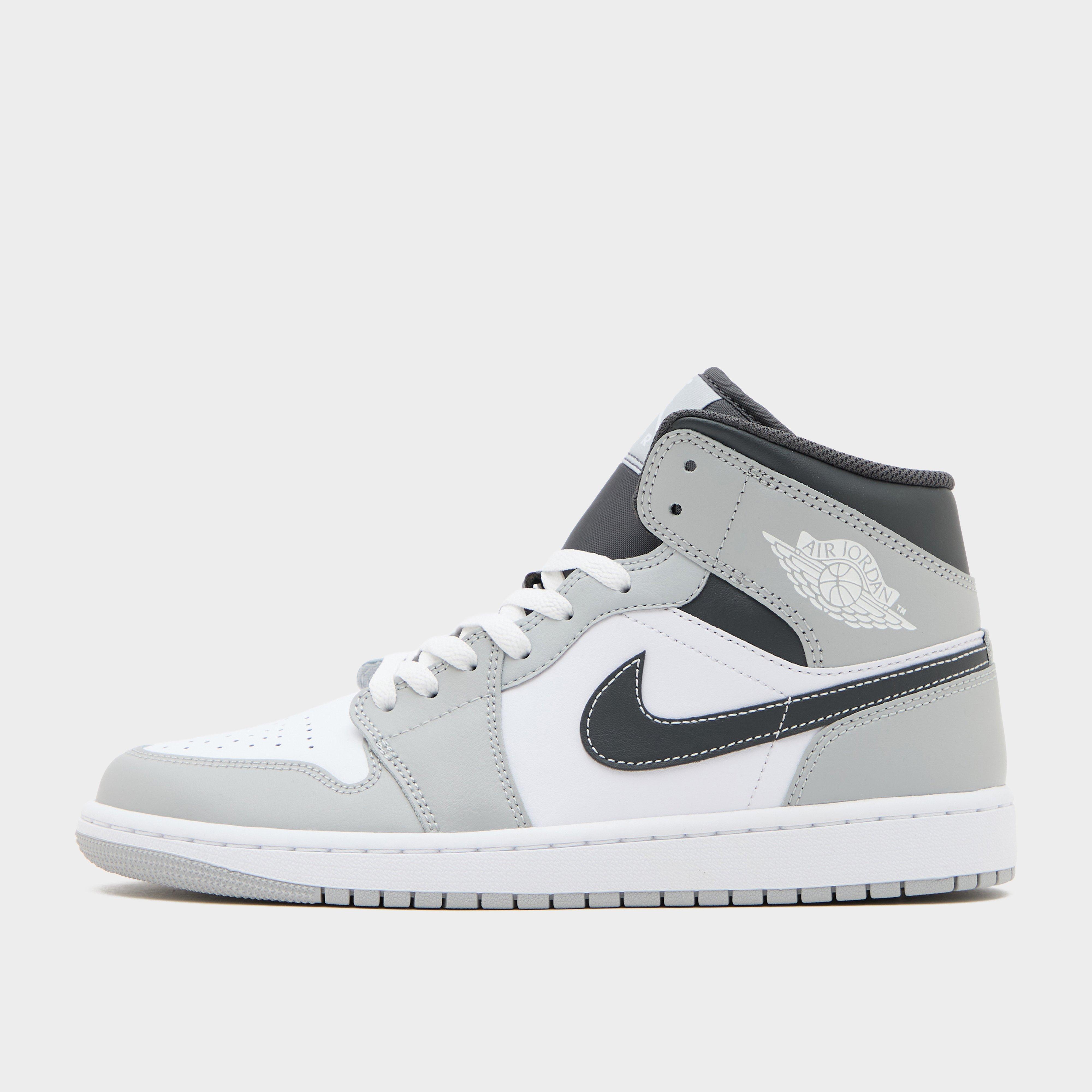 Adidași pentru bărbați AIR JORDAN 1 MID