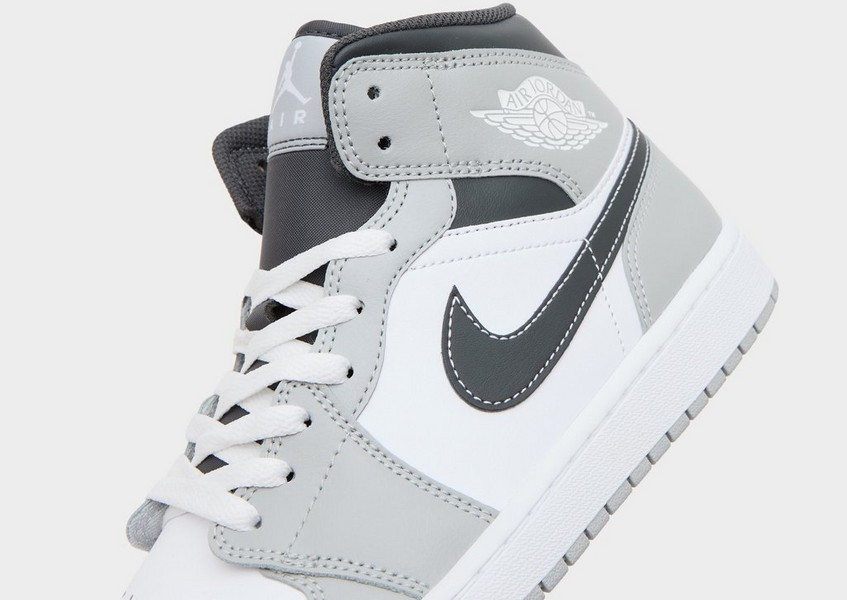 Air Jordan 1 Mid