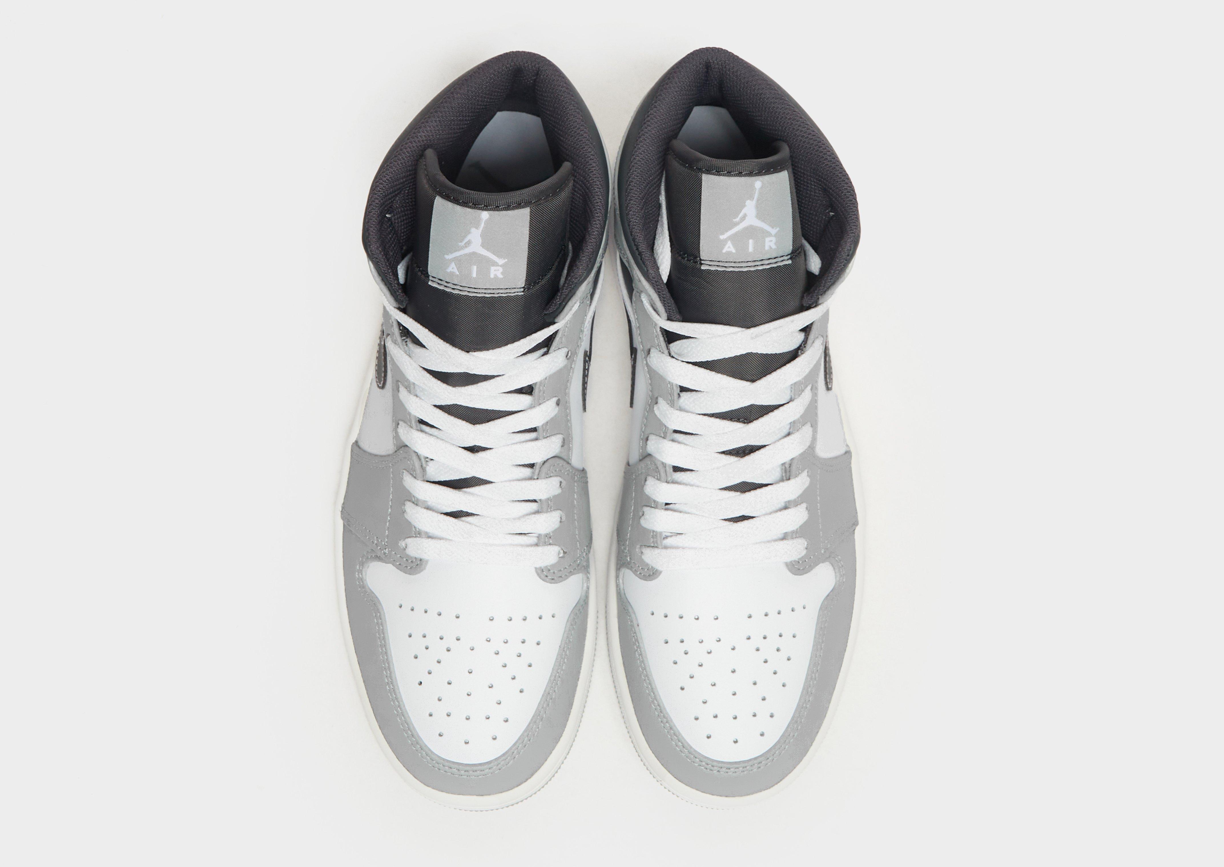 [NIKE] AIR JORDAN 1 MID エア ジョーダン 1/554724-078★人気★ 楽天市場】NIKE AIR JORDAN 1 MID ナイキ エア ジョーダン 1