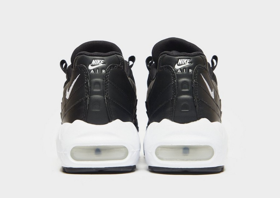 Női sneakers NIKE AIR MAX 95 ESSENTIAL  DH8015-001 Fekete