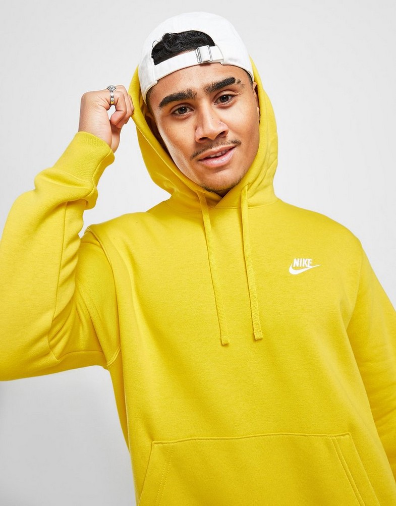 Bluza męska NIKE BLUZA Z KAPTUREM SPORTSWEAR CLUB FLEECE BV2654-709 Złoty