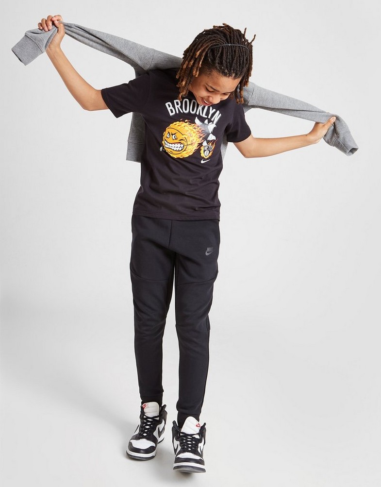 Koszulka, t-shirt dziecięcy NIKE KRÓTKI RĘKAW NBA BROOKLYN NETS T-SHIRT JUNIOR 2Z2B7SBNJBKN Czarny