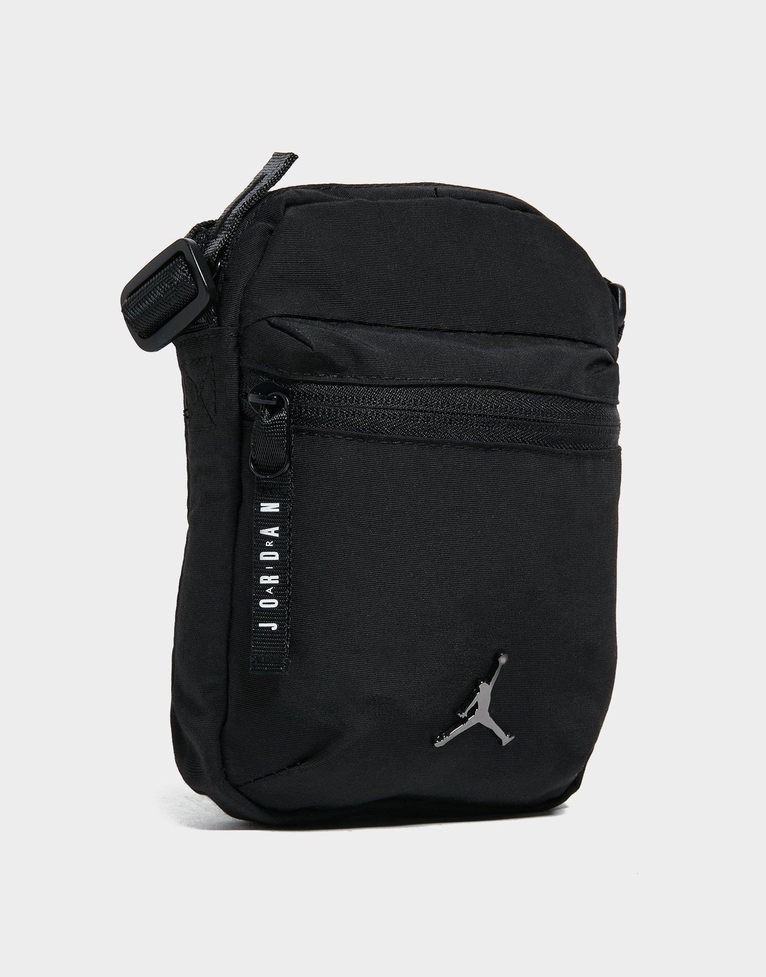 Geantă sport pentru femei JORDAN BORSETĂ AIRBORNE FESTIVAL BAG 9A0631-023 Negru
