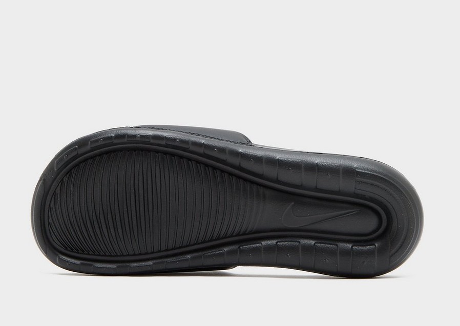 Жіночі шльопанці NIKE VICTORI ONE SLIDES  CN9677-004 Чорний