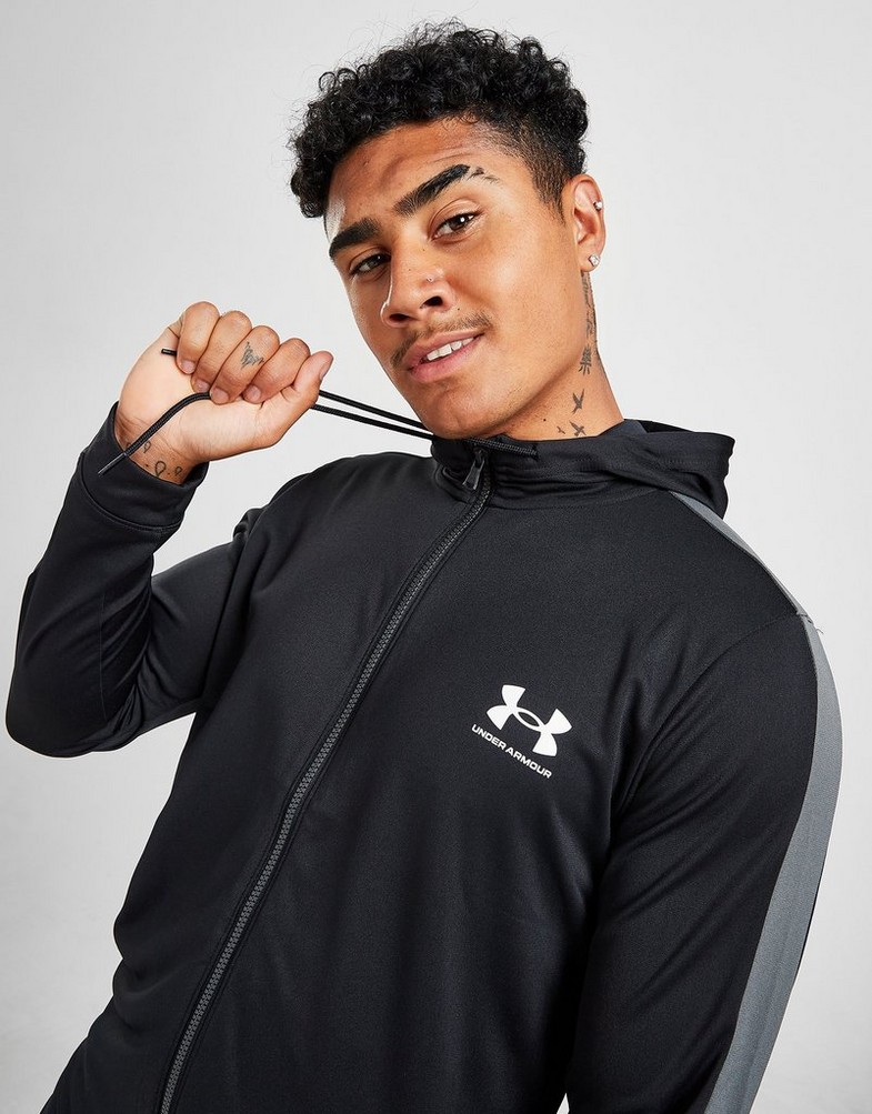 UNDER ARMOUR BLUZA Z KAPTUREM POLY HOODIE 1370153001H | kolor Czarny ▷  Męskie Ubrania w JD Sports