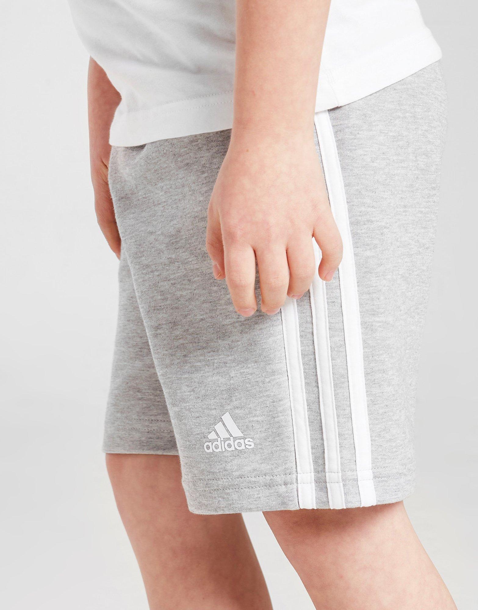Detská tepláková súprava ADIDAS SÚPRAVA LINEAR ESSENTIAL TRIČKO/SHORTS SE HL1562 Viacfarebná
