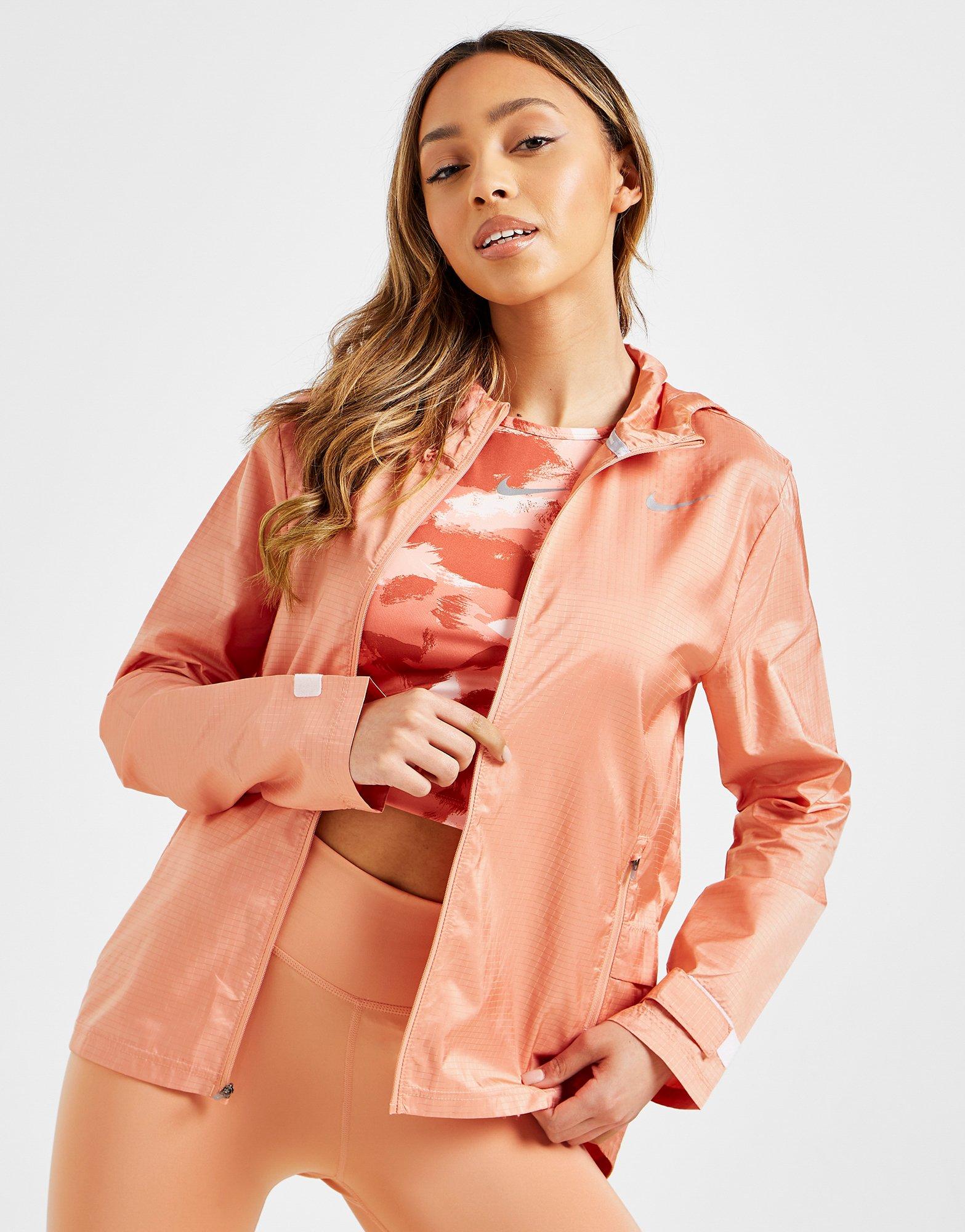 NIKE BUNDA RUNNING ESSENTIAL JACKET CU3217-824 Hnedá