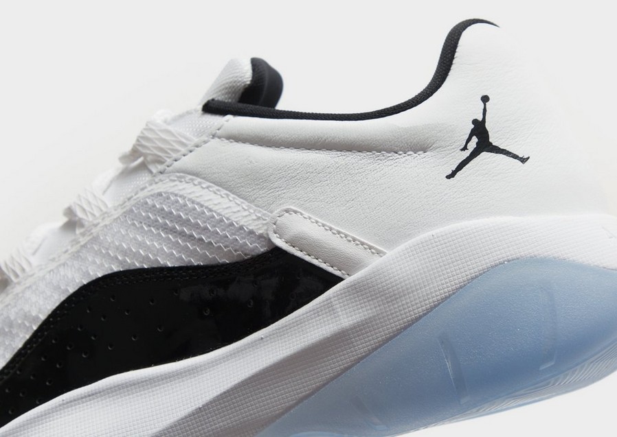 Buty sneakersy męskie AIR JORDAN 11 CMFT LOW DV2207-100 Biały