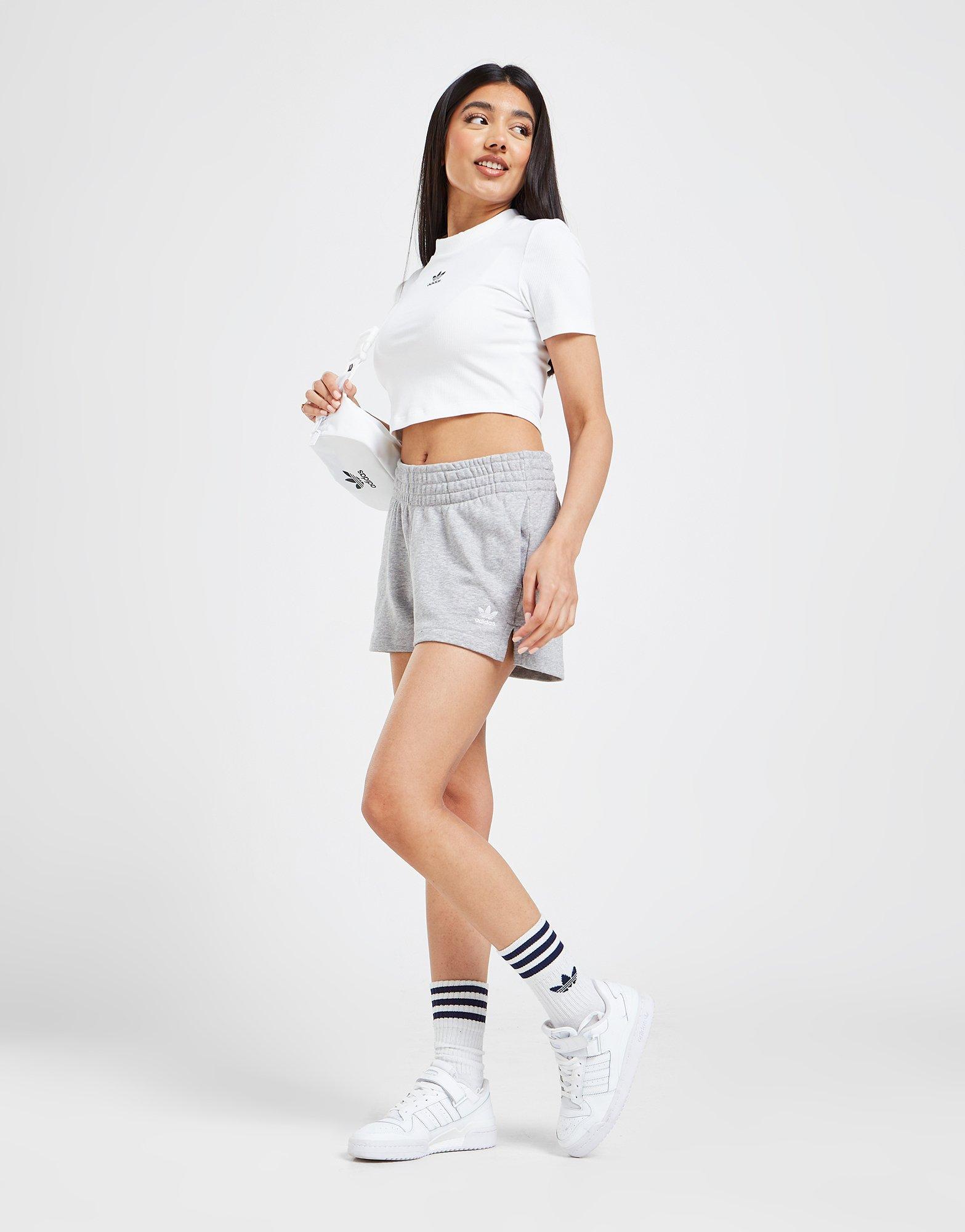 Dámske krátke nohavice ADIDAS ŠORTKY  ESSENTIAL FRENCH TERRY SHORTS HK3106 Sivá