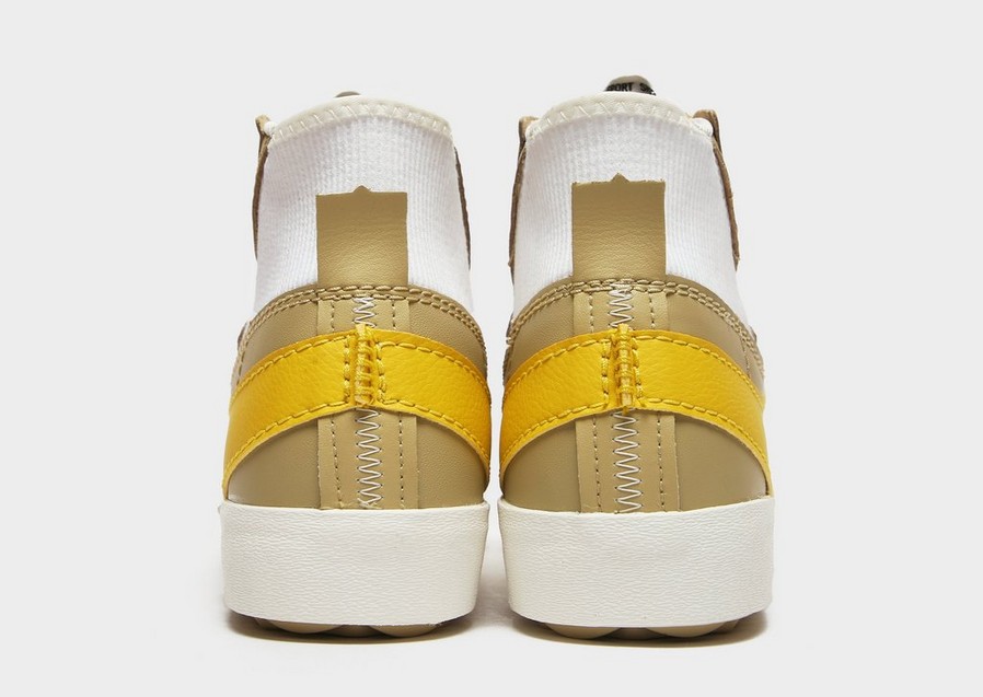 Adidași pentru bărbați NIKE BLAZER MID '77 JUMBO DH7690-700 Bej