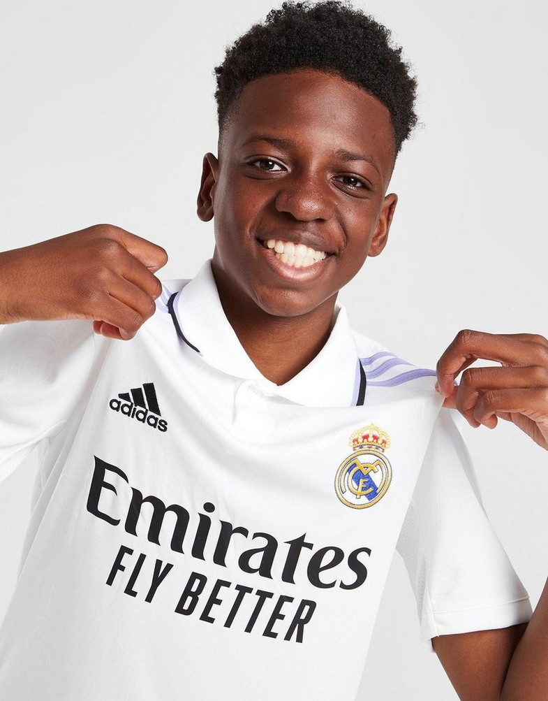 Komplet dresowy dziecięcy ADIDAS KOMPLET REAL MADRID 2022/23 HOME SHIRT JUNIOR HA2654 Biały