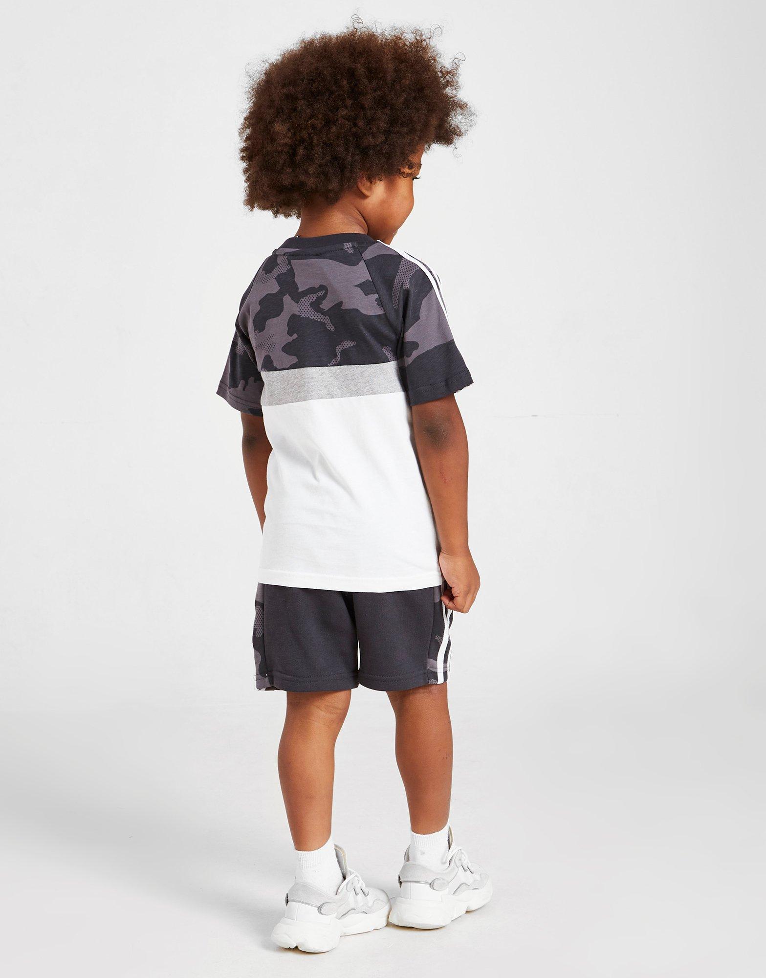 Detské tričko ADIDAS TRIČKO CAMO ITASCA TRIČKO/SHORTS SET CHI HM7976 Sivá