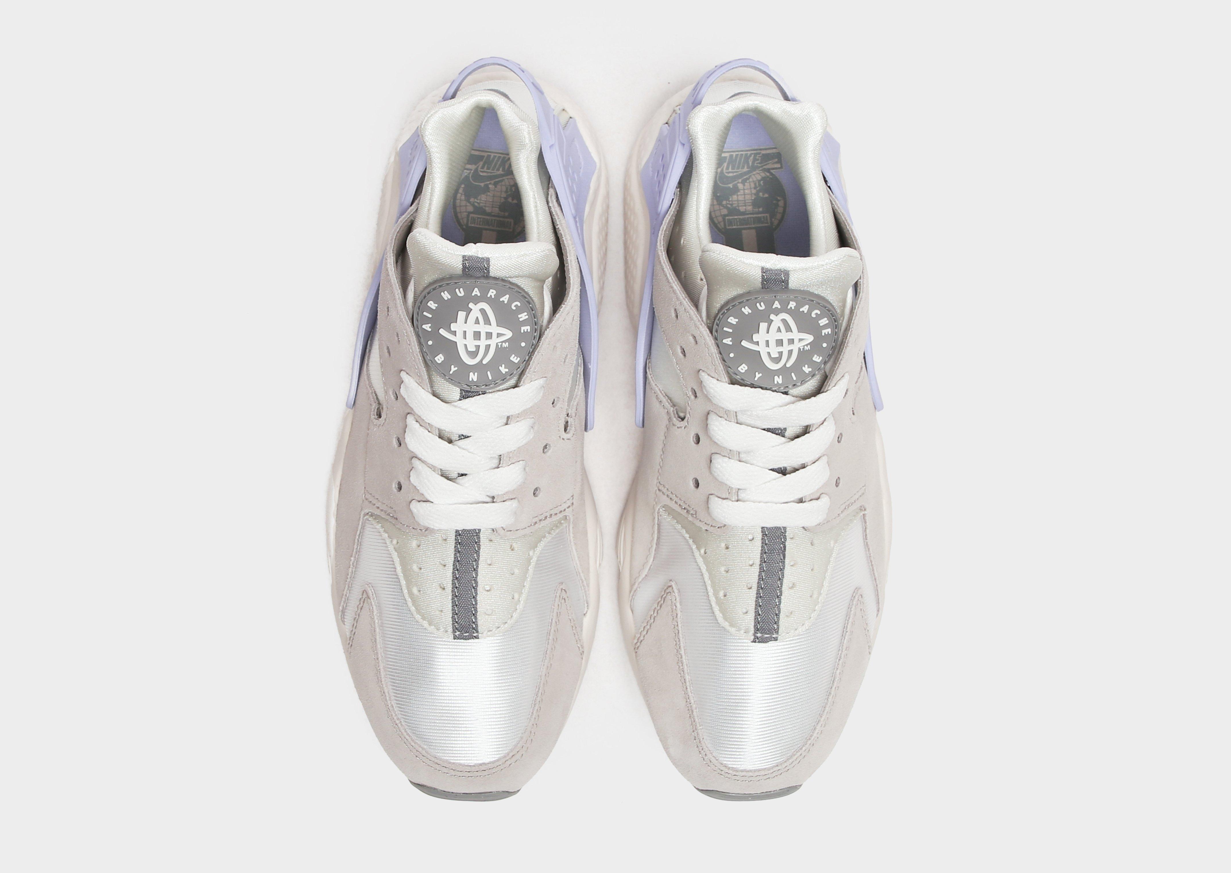 Dámske tenisky NIKE AIR HUARACHE  DV6983-100 Šedá