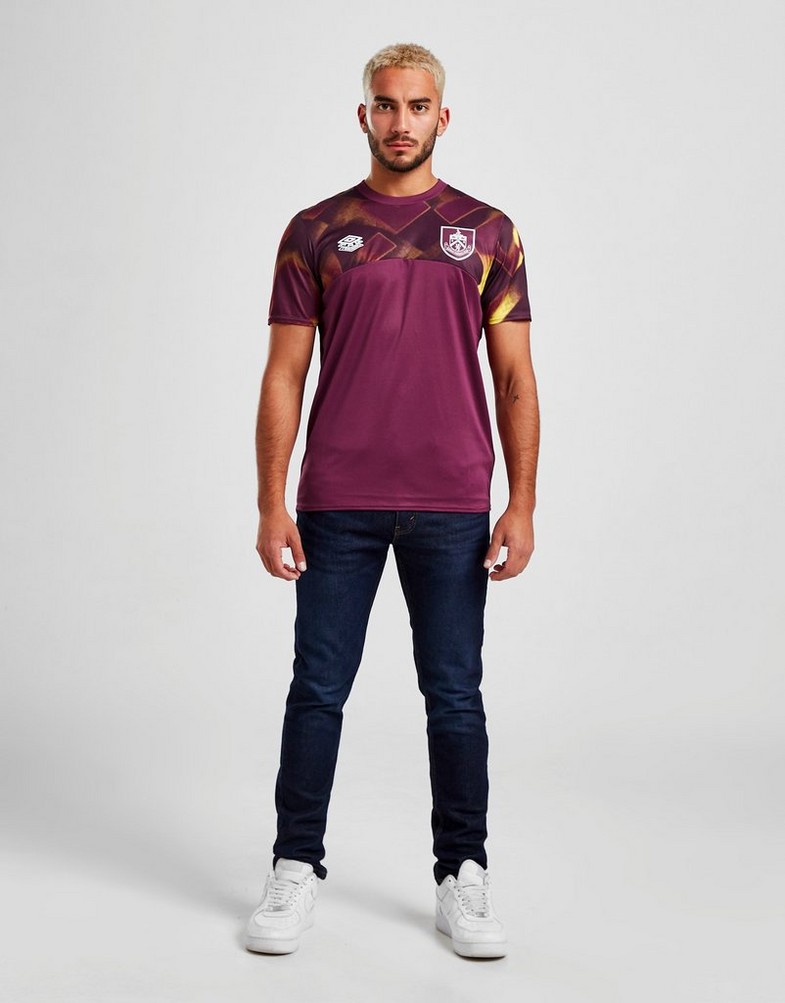 Koszulka, t-shirt męski UMBRO KRÓTKI RĘKAW BURNLEY FC WARM UP SHIRT 97623ULGQ Fioletowy