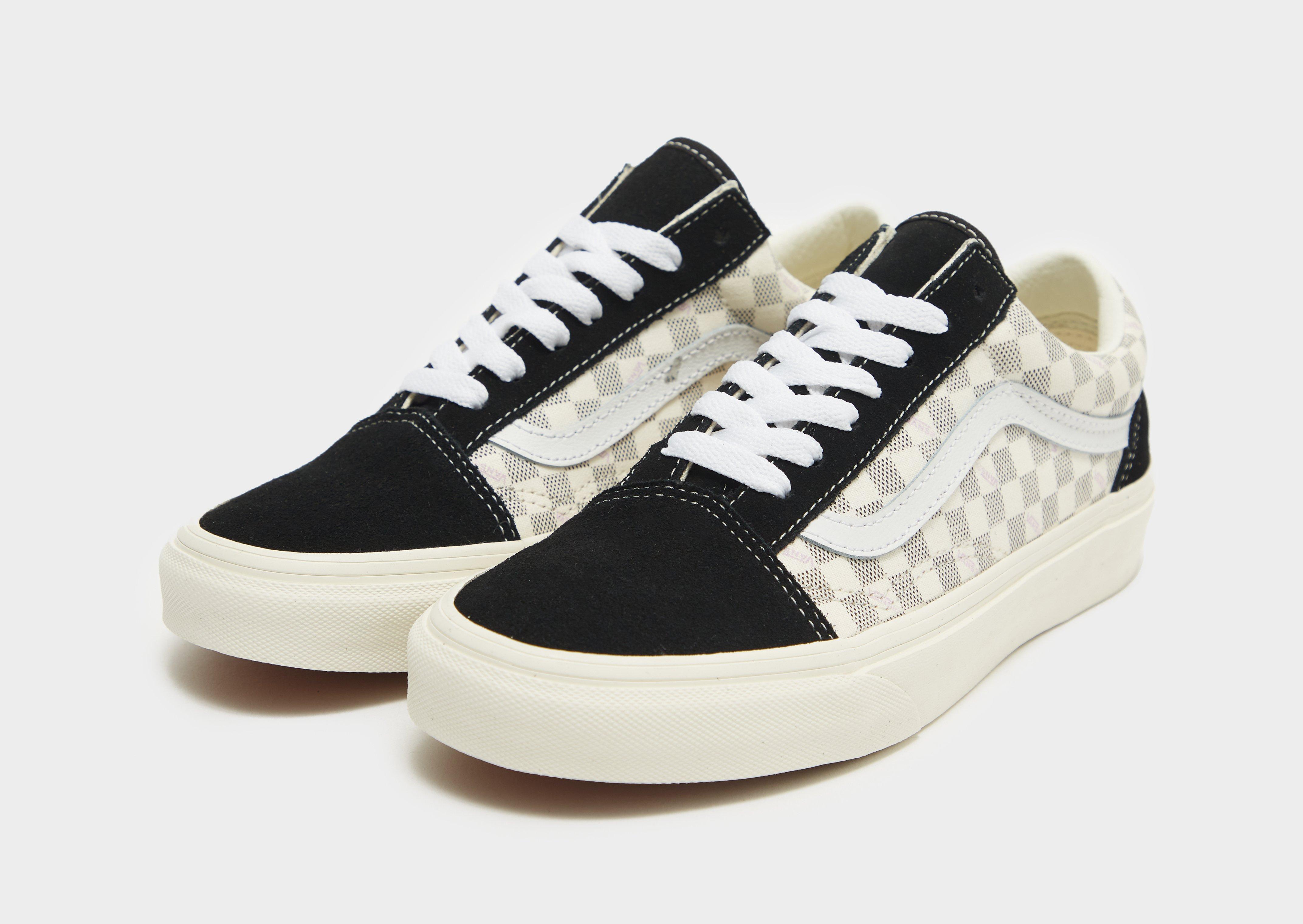 Дамски кецове VANS OLD SKOOL  VN0A5JMIBKC Черен
