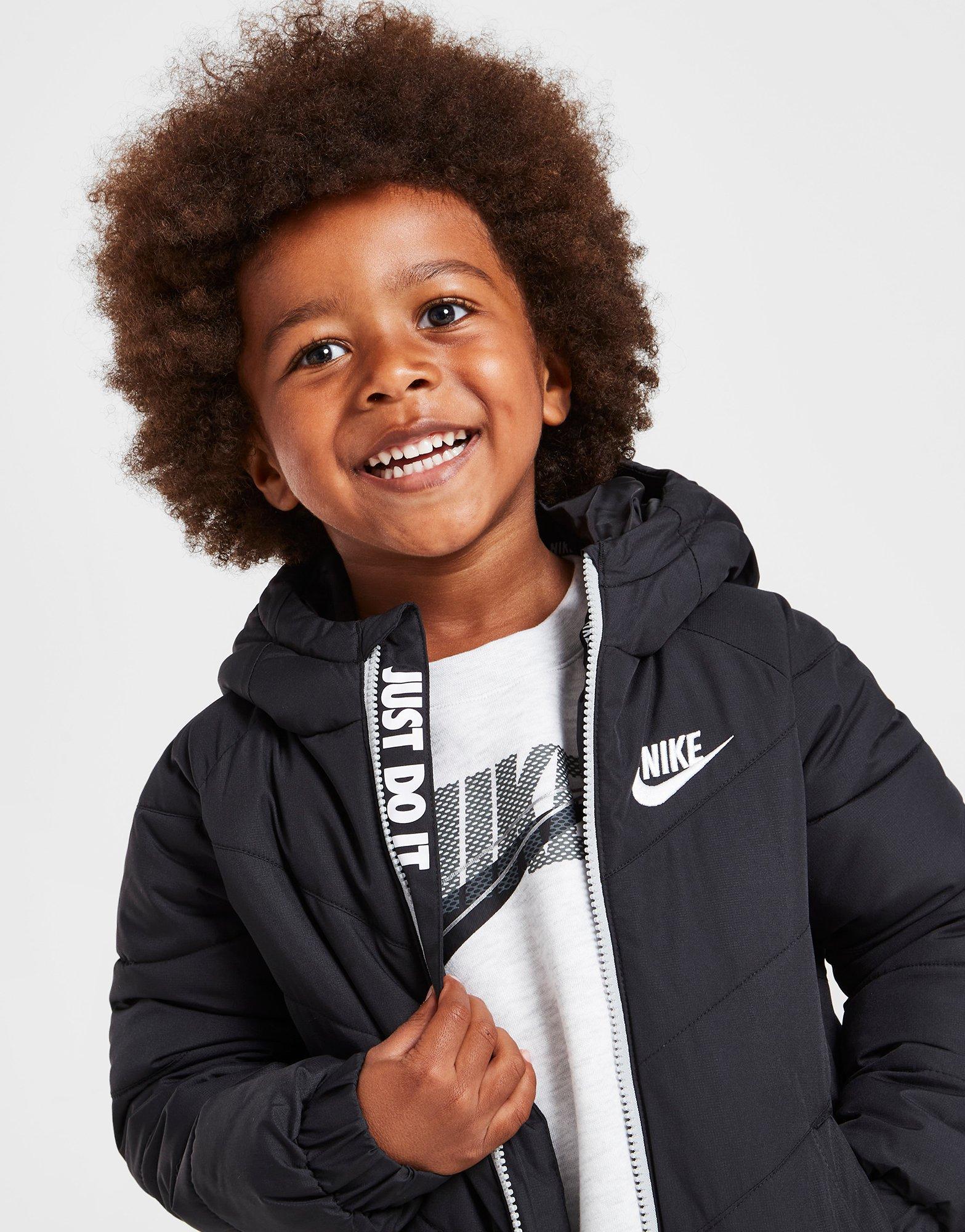 Detská bunda NIKE BUNDA CORE PAD JKT BLK/WHT 86K082-023 Černá