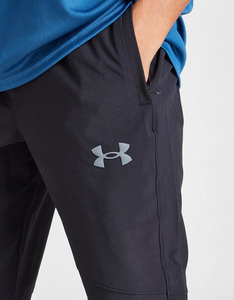 UNDER ARMOUR SPODNIE WOVEN TECH TRACK PANTS 1375738-001 Czarny