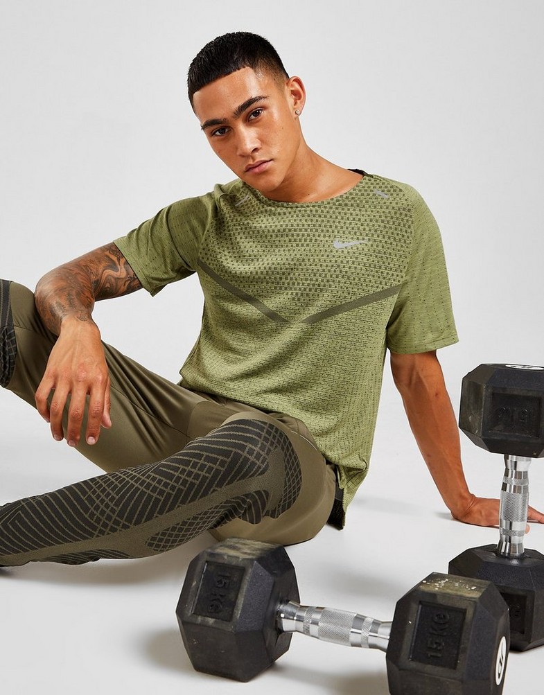 Koszulka, t-shirt męski NIKE KRÓTKI RĘKAW TECHKNIT DRI-FIT T-SHIRT DM4753-326 Zielony