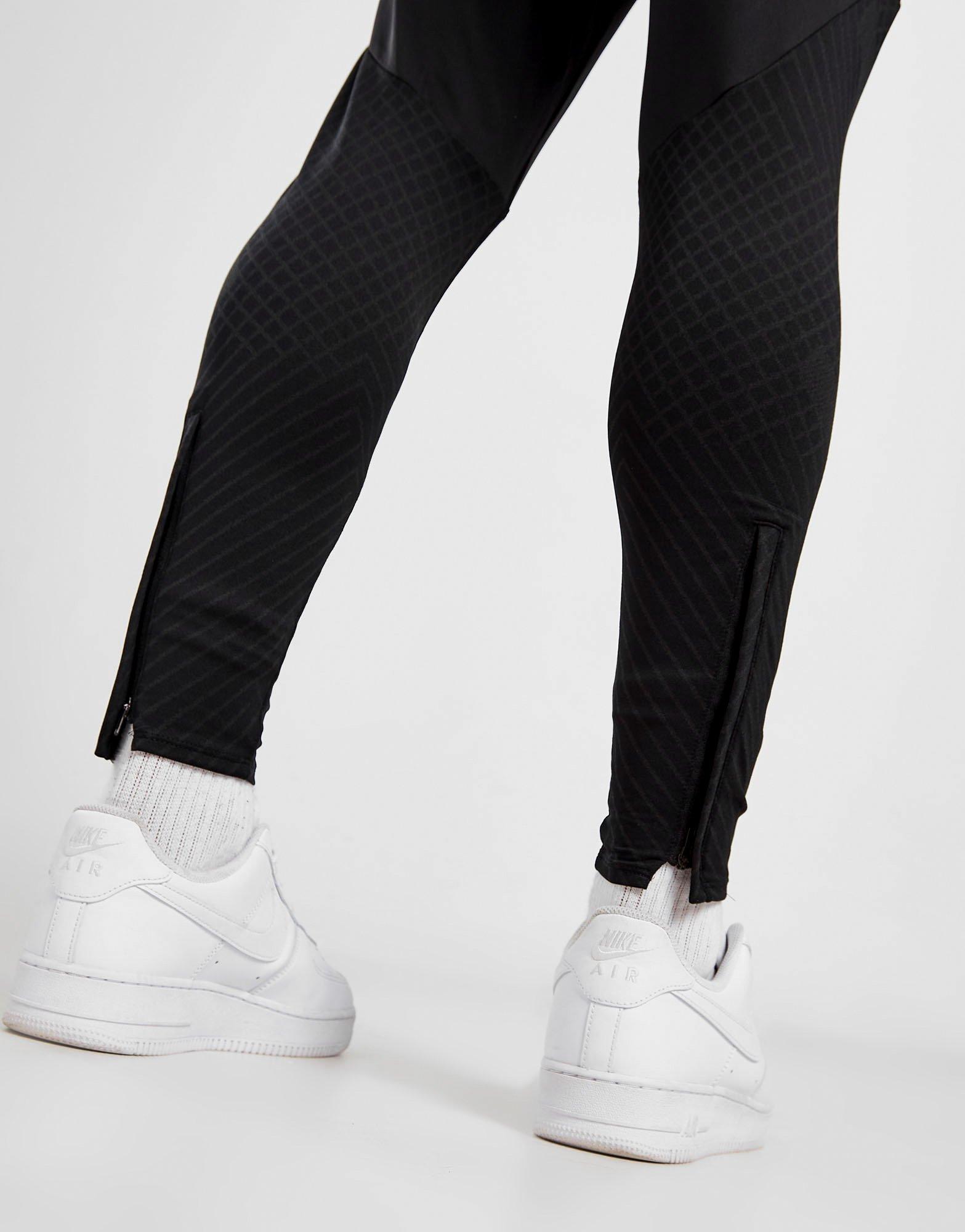 Trening pentru bărbați JORDAN TRENING PARIS SAINT   GERMAIN STRIKE TRACK PANTS DN1265-010 Negru