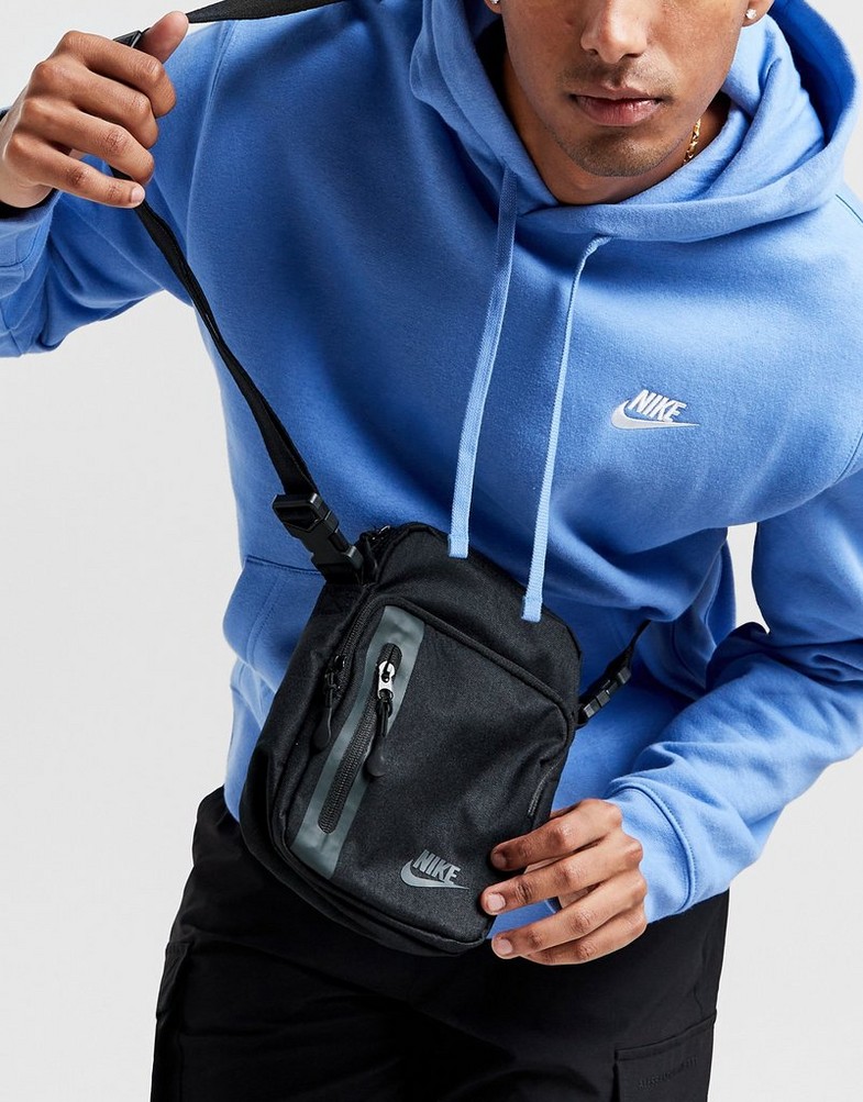 Dámská taška NIKE TAŠKA ELEMENTAL DN2557-010 Černá