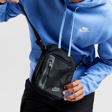Geantă sport pentru femei NIKE BORSETĂ ELEMENTAL