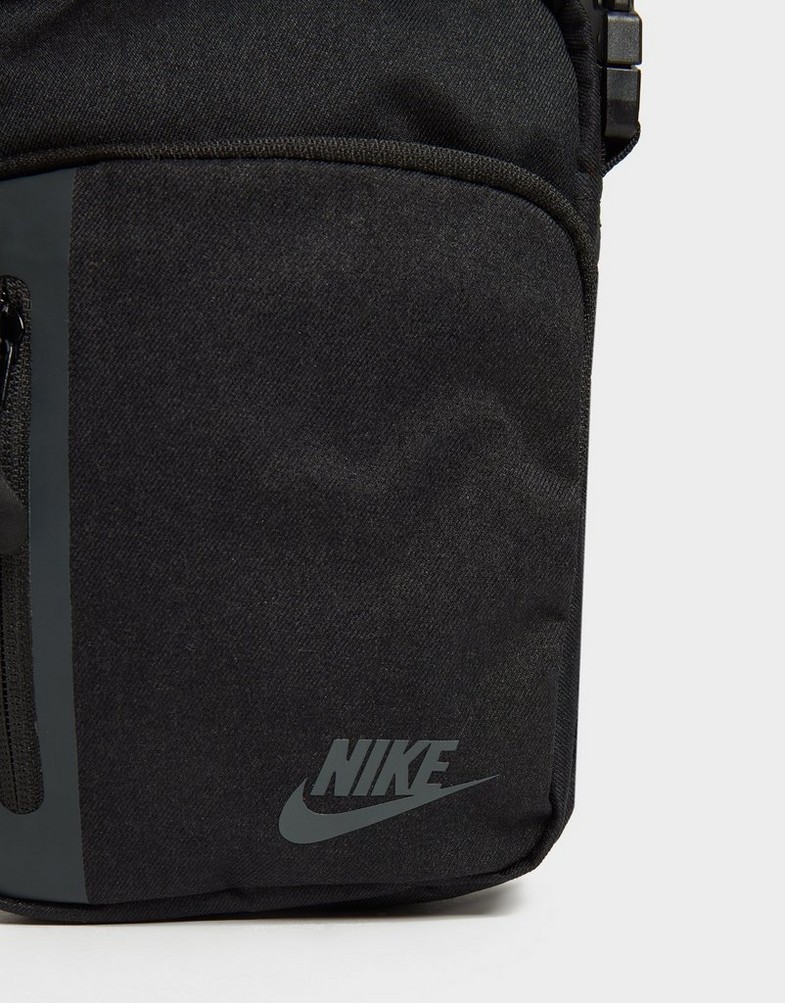 Dámská taška NIKE TAŠKA ELEMENTAL DN2557-010 Černá
