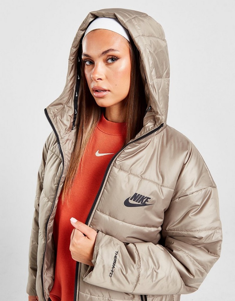 NIKE BUNDA ZIMNÁ W NSW SYN TF RPL HD JKT DX1797-351 Sivá