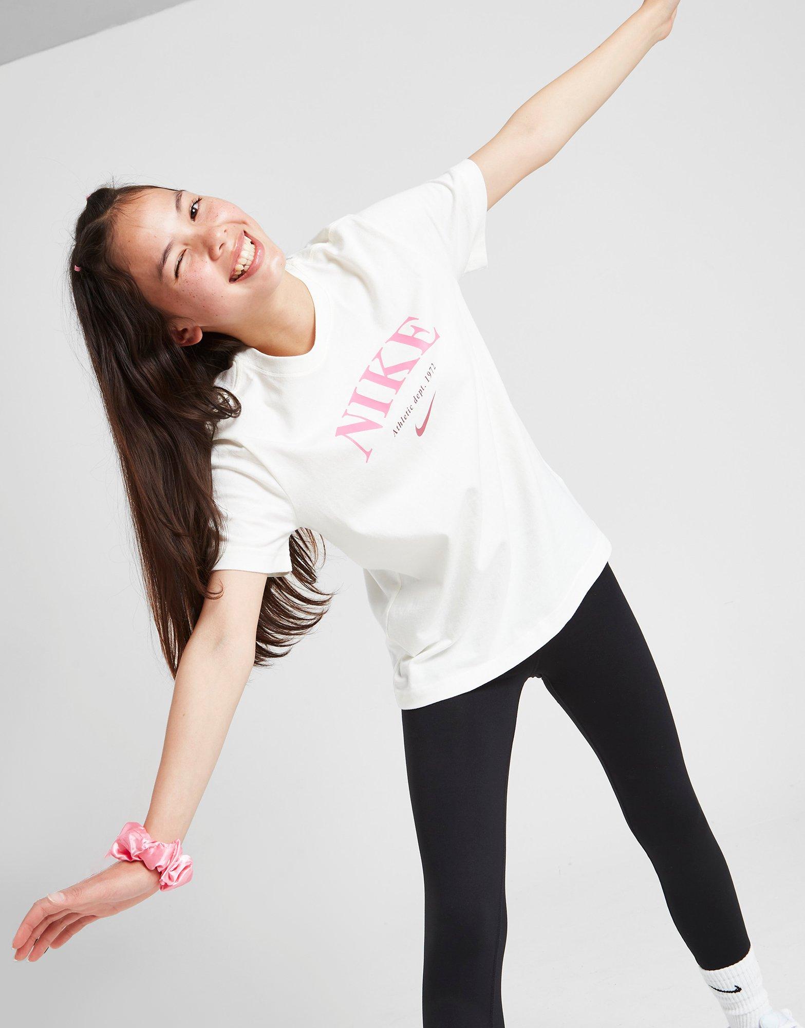 Detské tričko NIKE GIRLS' TREND BOYFRIEND TRIČKO JUNIOR GIRL DV6137-133 Béžová