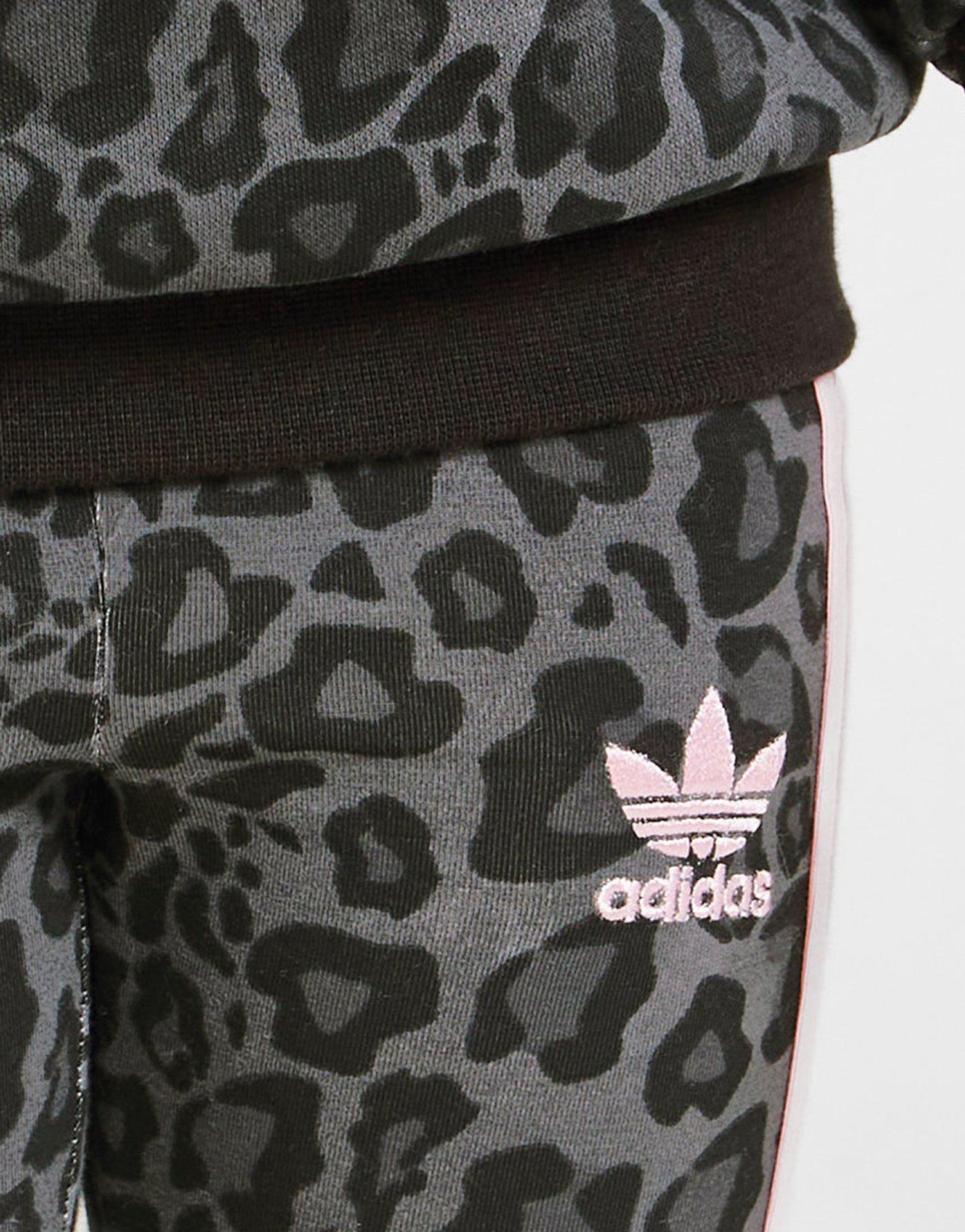 Komplet dresowy dziecięcy ADIDAS KOMPLET (G)LEO AOP CRW/LEG ST HN8105 Niebieski