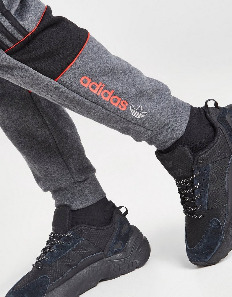 ADIDAS SPODNIE ITASCA PANT DGH/BLK HZ4147 Szary