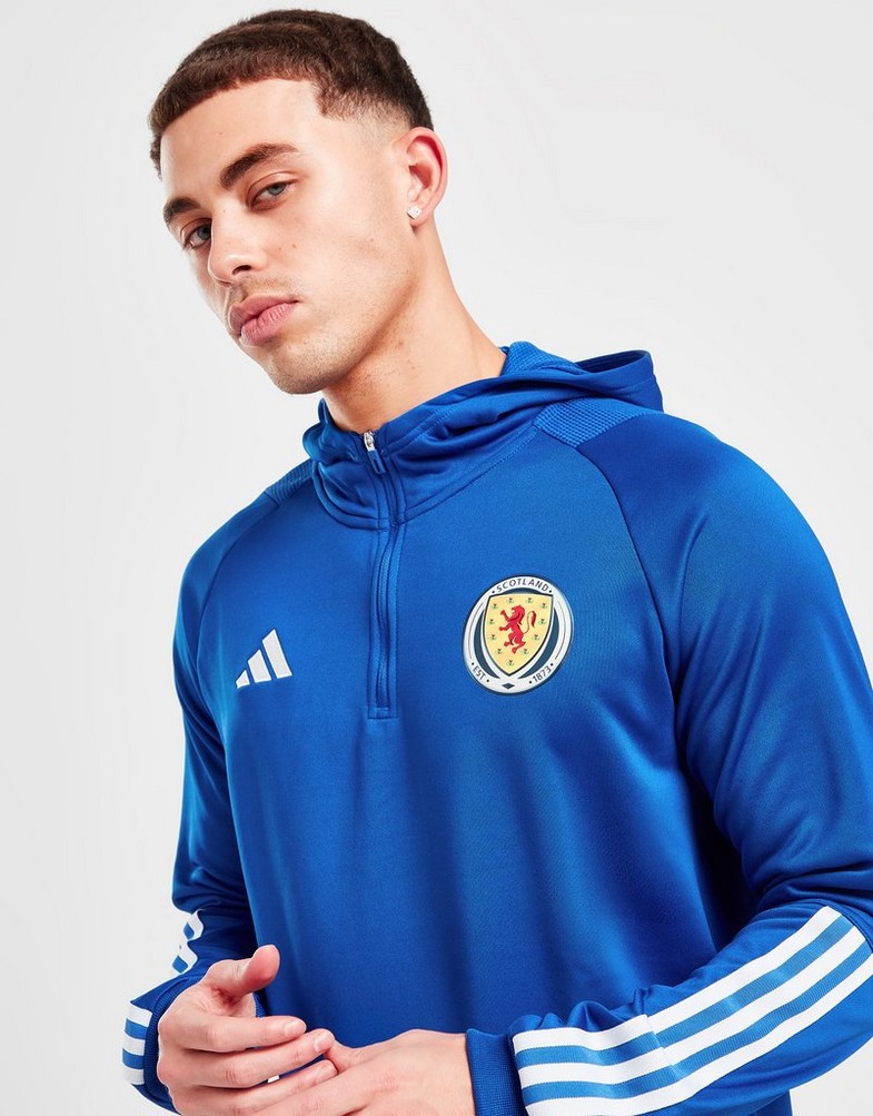 Koszulka, t-shirt męski ADIDAS KRÓTKI RĘKAW SCOTLAND TIRO 23 HOODIE HU1349 Niebieski