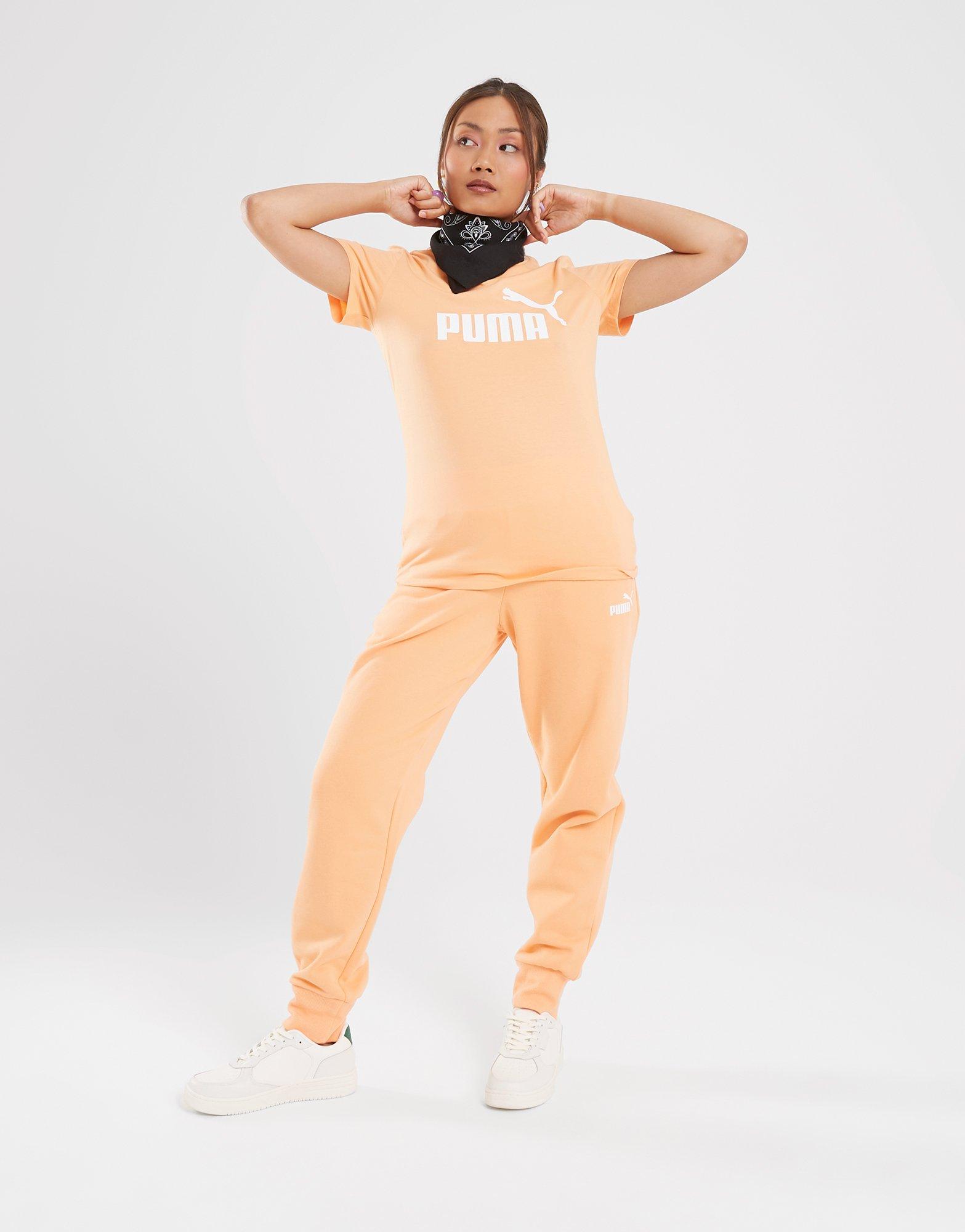 PUMA T-SHIRT ESS LOGO TEE ORANGE PEACH 58677572 | kolor Pomarańczowy ▷  Damskie Ubrania w JD Sports