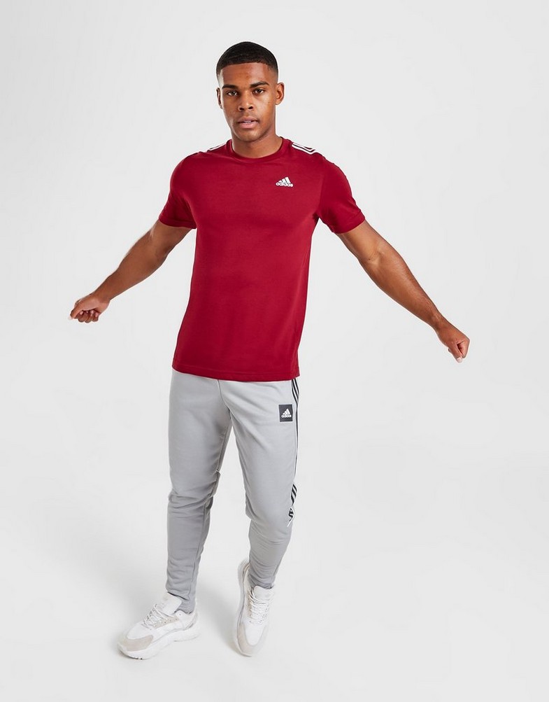 Pánske tričko ADIDAS TRIČKO BOS 3 STR TEE BURG IC0248 Bordová