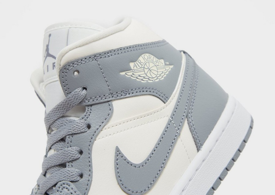 Buty sneakersy damskie WMNS AIR JORDAN 1 MID  BQ6472-115 Szary