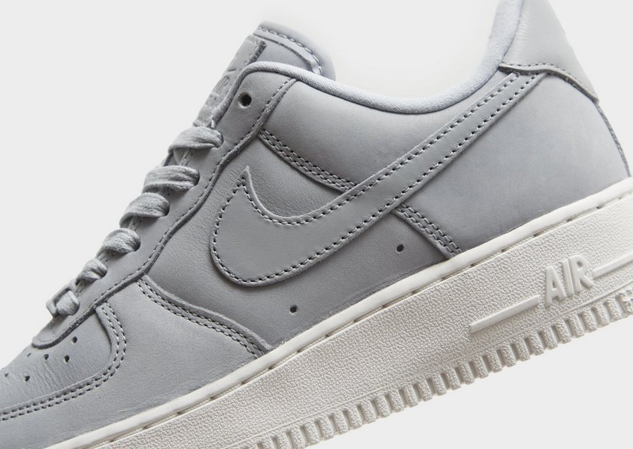 Buty sneakersy damskie NIKE AIR FORCE 1 '07 PRM DR9503-001 Szary