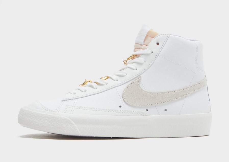 Adidași de damă NIKE WMNS BLAZER MID '77 AC FB8475-100 Alb