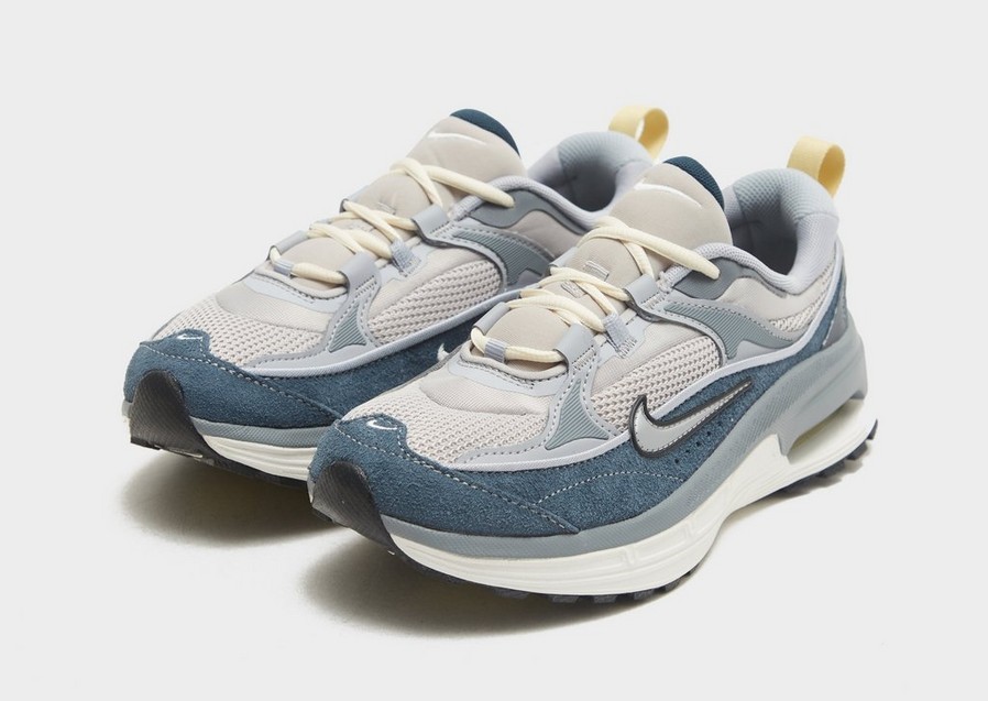 Kedai moterims NIKE W AIR MAX BLISS SUEDE DZ6754-001 Pilka