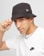 NEW ERA KAPELUSZ NE ESSENTIAL BUCKET BLK NEW ERA BLK
