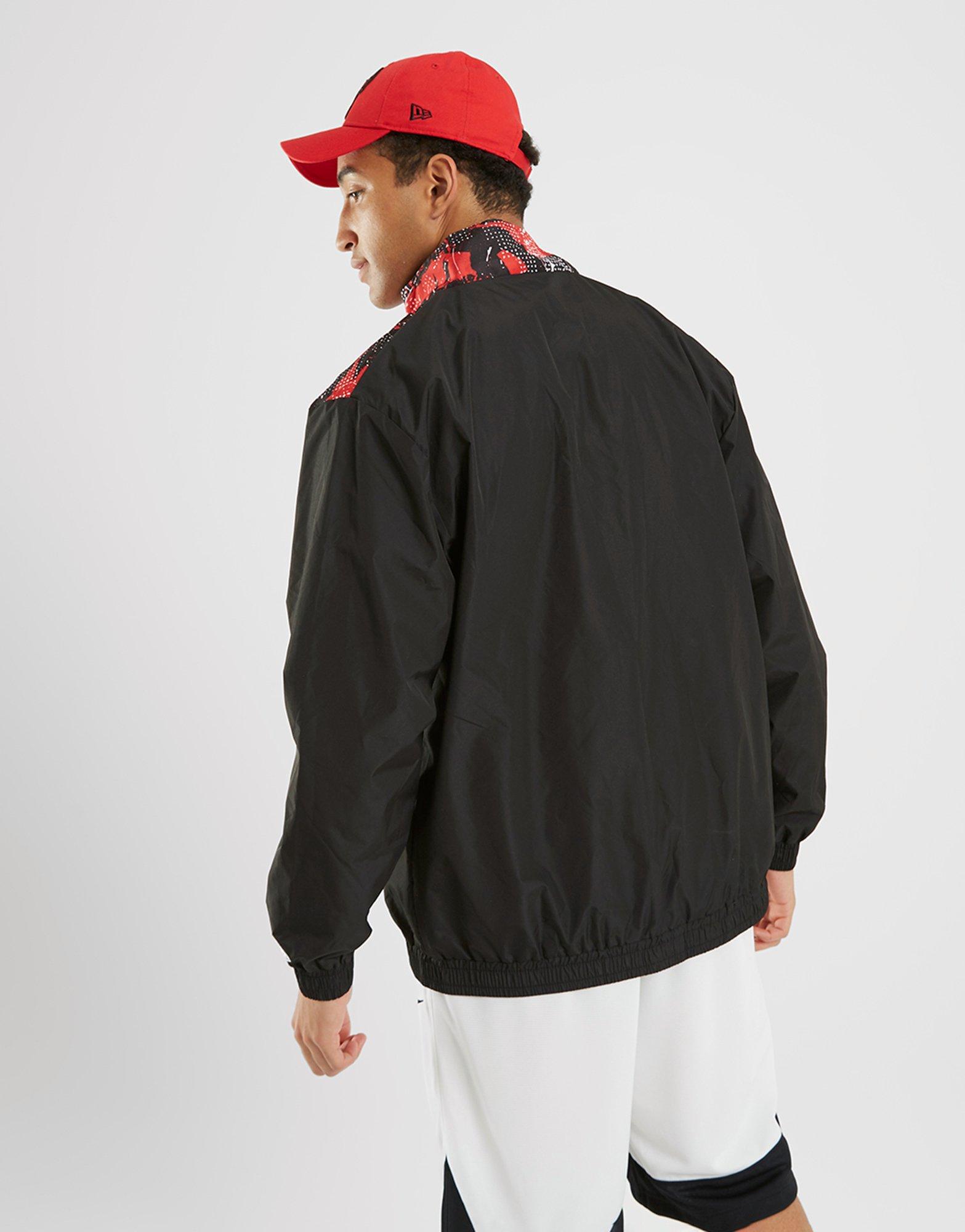 Pánska bunda NEW ERA BUNDA ORTALION AOP PANEL BULLS CHICAGO BULLS 60332140 Černá